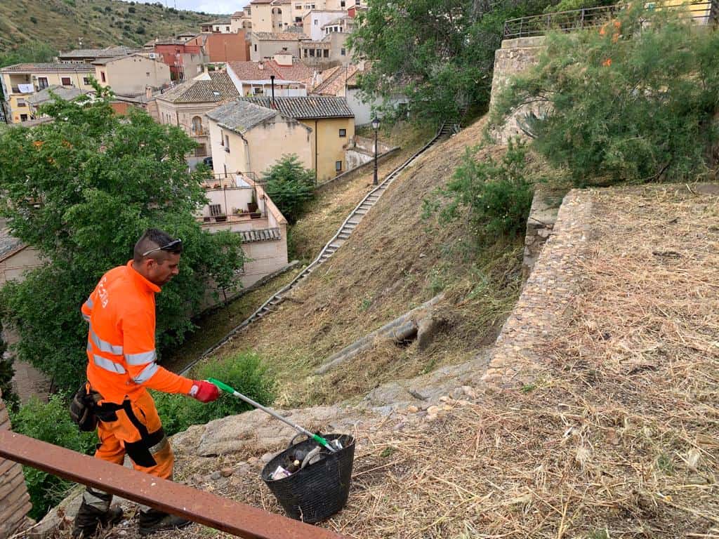 Toledo aprueba la clasificación de ofertas del servicio de desbroce, con un presupuesto de 256.520 euros