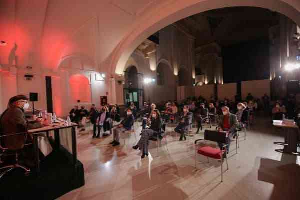 Alcaldesa de Toledo presenta ‘Diario alegre de un encierro triste’, un repaso a los 50 días de confinamiento “con sentido del humor”