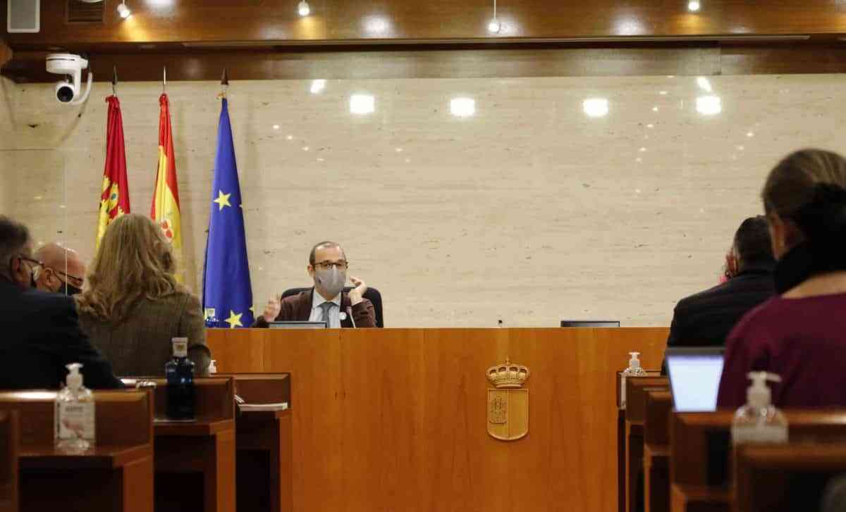 El Pleno debatirá sobre transporte interurbano, sector agroalimentario, deportes y festejos