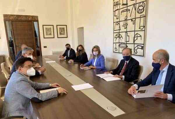 La alcaldesa se reúne con la Real Fundación para avanzar en proyectos de ciudad de índole cultural, artística y patrimonial
