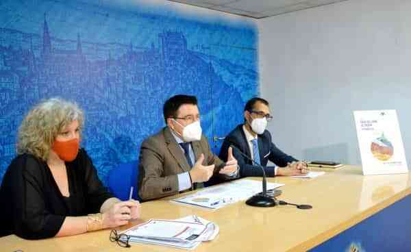 Toledo celebra del 12 al 16 de mayo la Feria del Libro en la plaza de Zocodover para que “la cultura bulla a pie de calle”