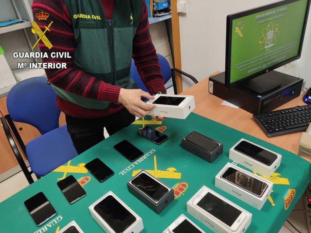 2 detenidos en Azuqueca de Henares por presunto robo de móviles