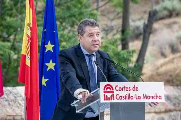 García-Page afirma que “no olvidar” es el mejor homenaje a las víctimas del Covid-19 y llama a la prudencia porque “aún hay que rematar al virus”