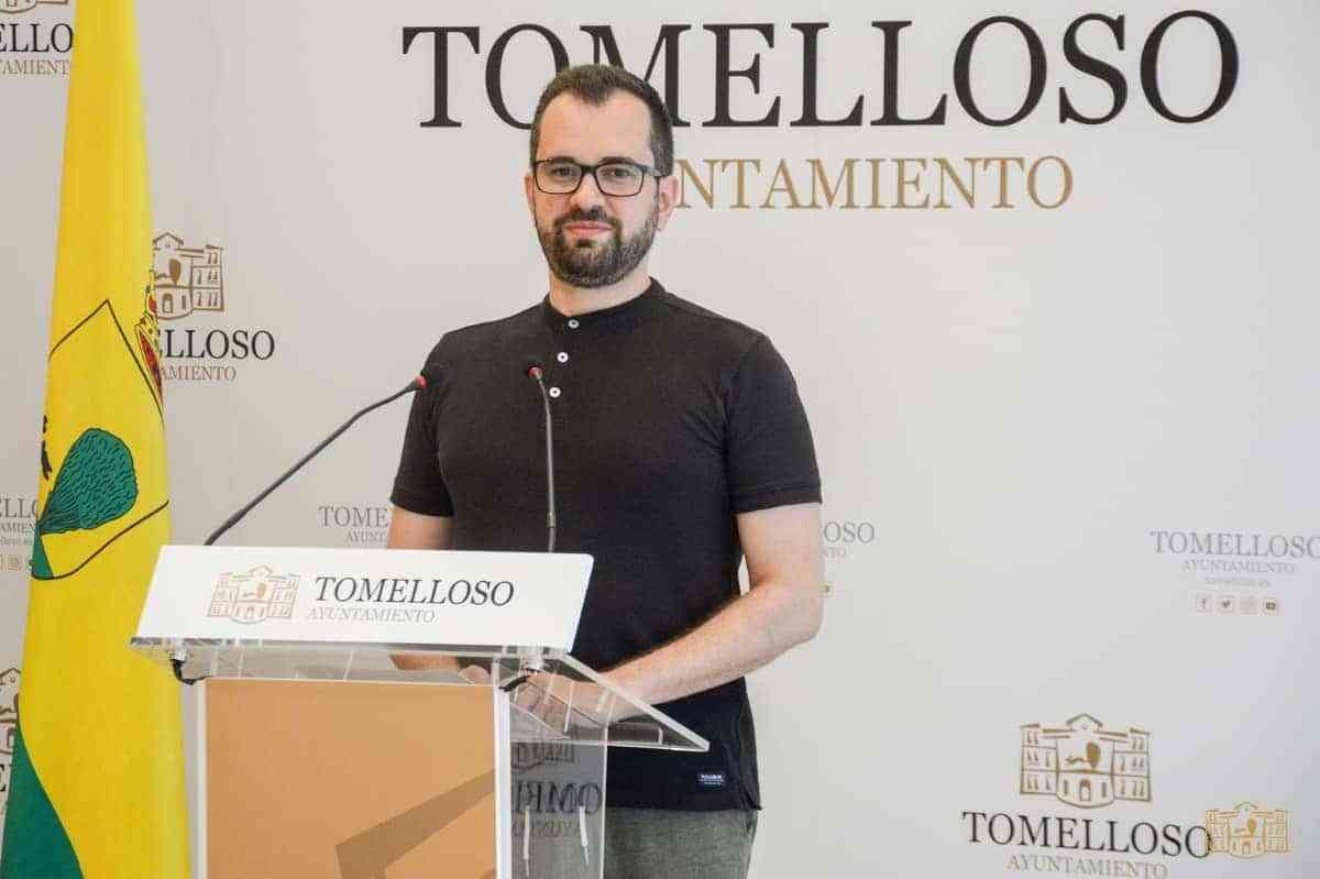 Actuación especial de Martita de Graná en el Certamen de Monólogos de Humor “En Tomelloso todos contamos”