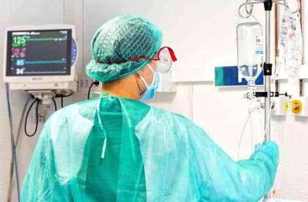 Descienden los casos y el número de hospitalizados por COVID en Castilla-La Mancha