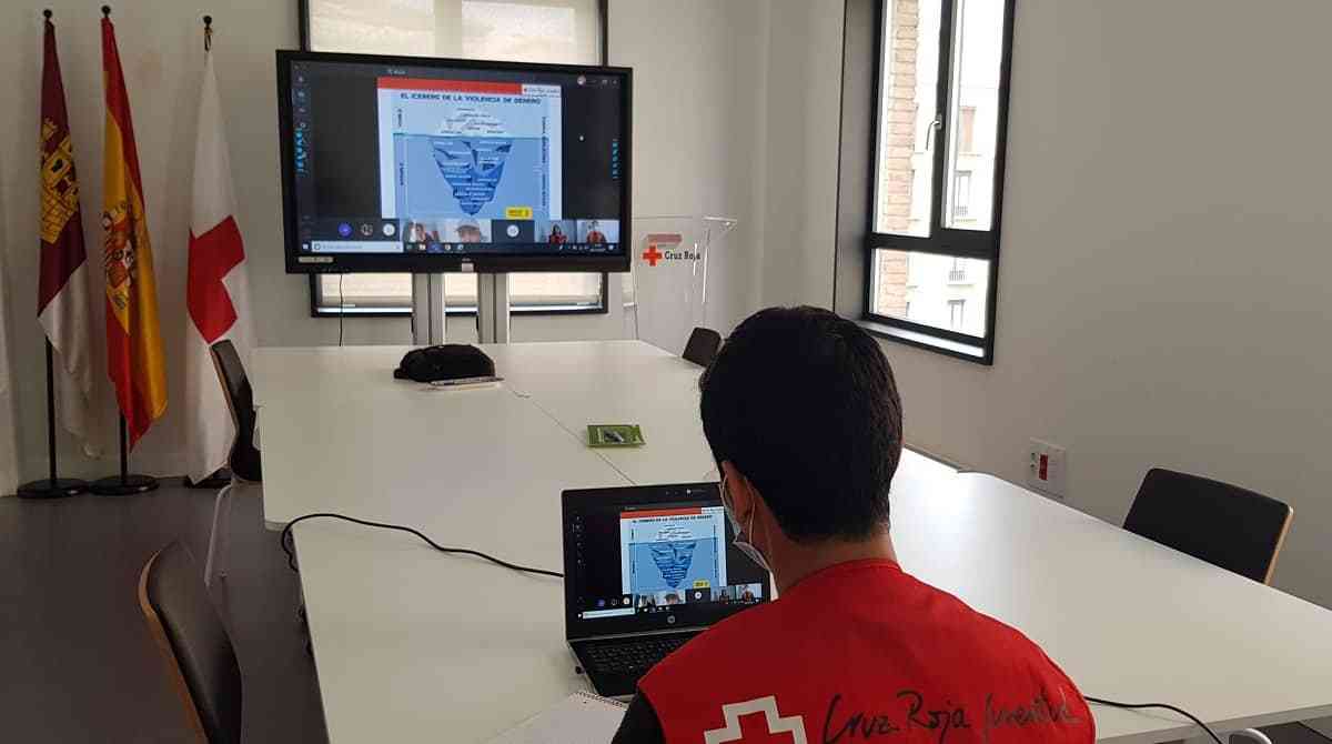 UNESPA dona 3,8 millones de euros a Cruz Roja para hacer frente al impacto de la pandemia en todo el estado