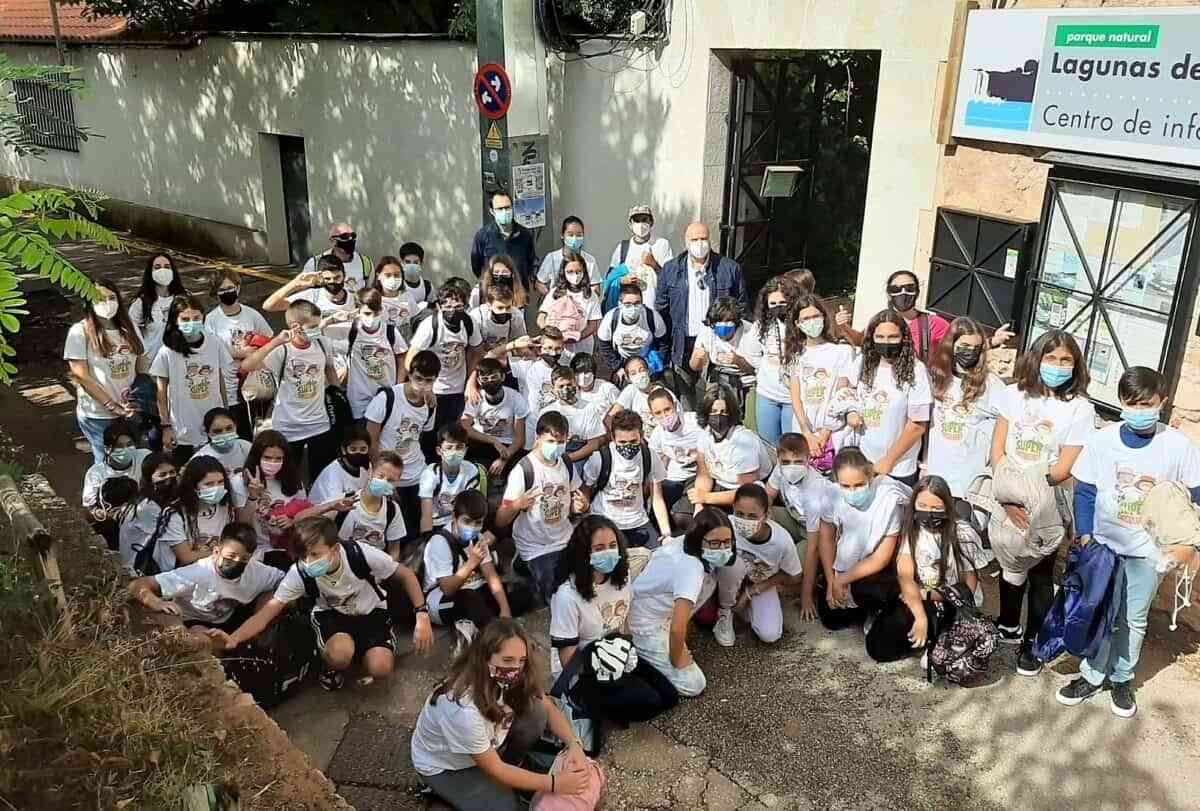 El Gobierno regional lleva a Ruidera al alumnado del colegio “Gregorio Marañón” de Toledo, ganadores del concurso “Supercirculares 2021”
