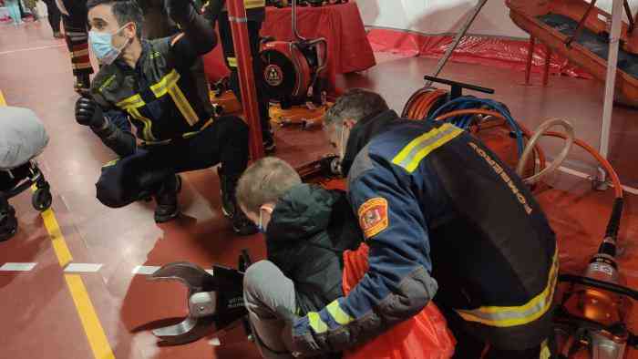 Más de 200 personas participan en la jornada de puertas abiertas del Servicio de Emergencias 1-1-2 Castilla-La Mancha