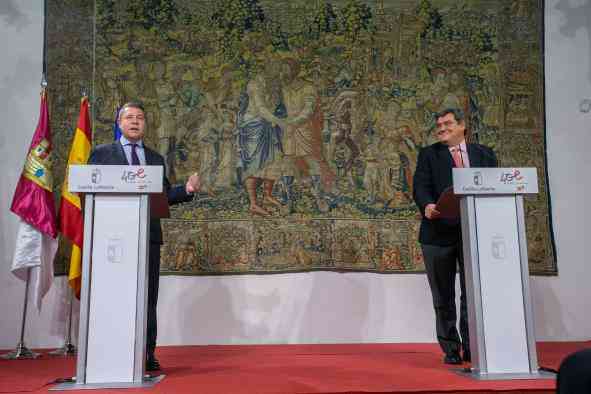 El presidente regional avanza la inversión de nueve millones de euros para favorecer la inclusión social “con tacto, sensibilidad y equidad”