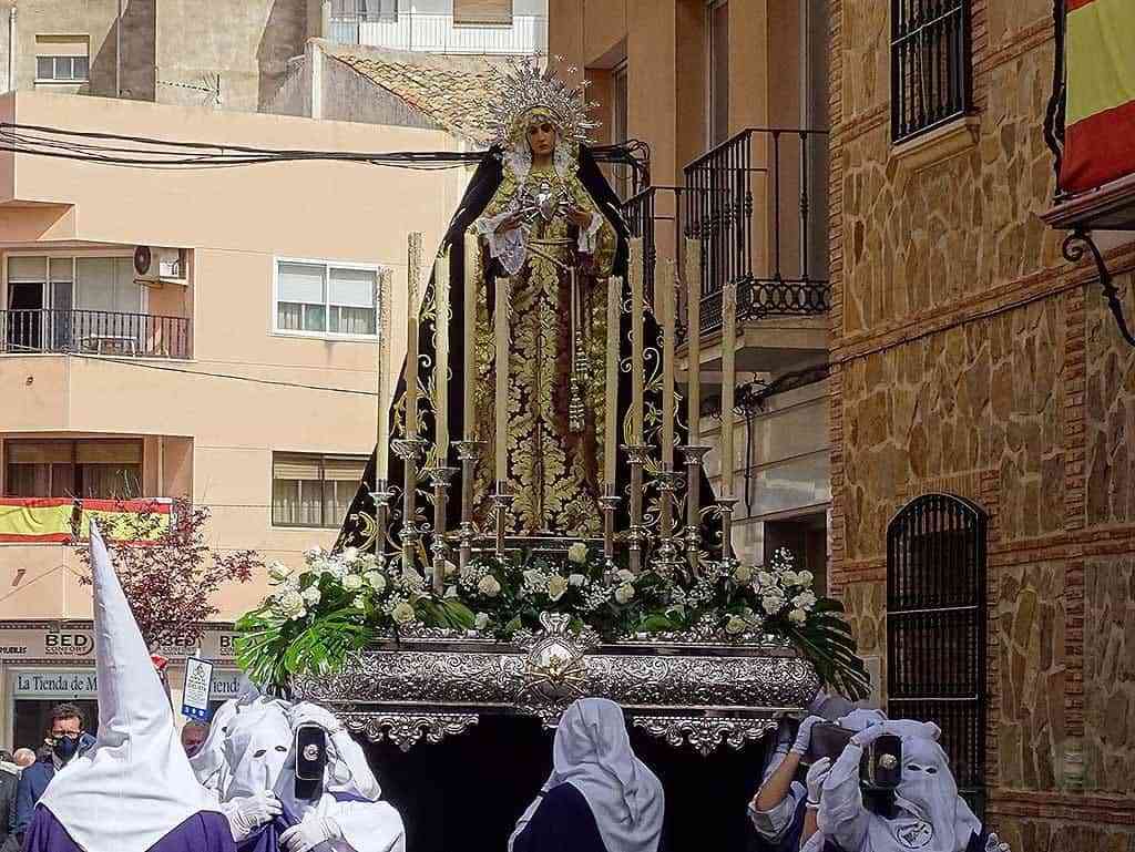 La Procesión de la Campaná despierta en la madrugada al pueblo de Quintanar