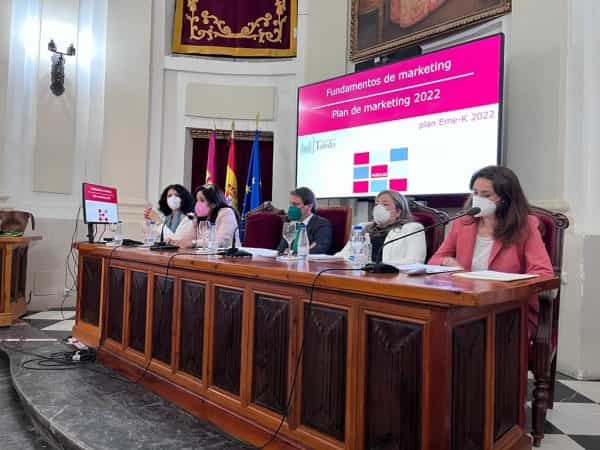 Estudiantes de la Universidad de Castilla-La Mancha presentan sus planes de marketing para la promoción turística de Toledo