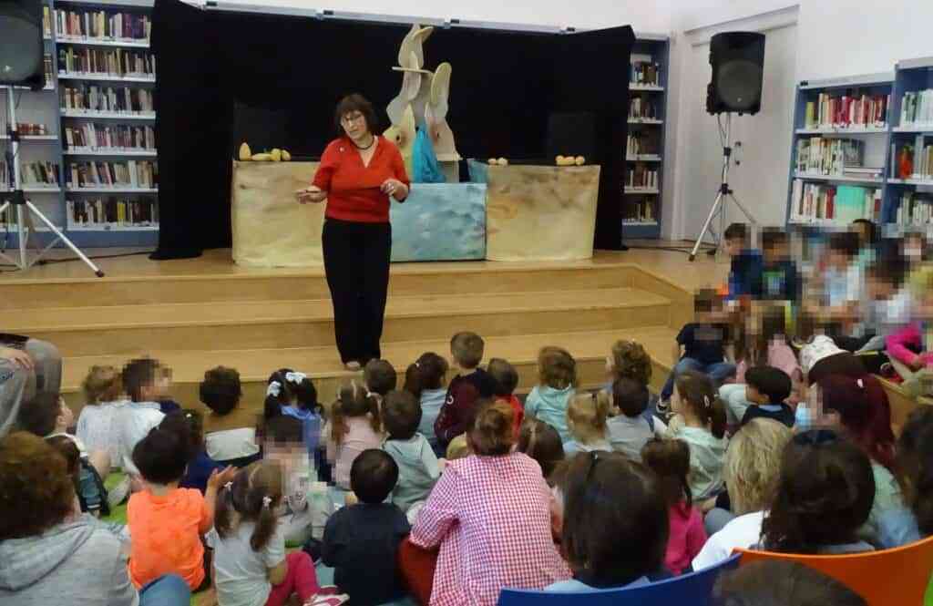 El espectáculo de títeres de mesa “Soliluna” hace disfrutar al público infantil en Quintanar de la Orden