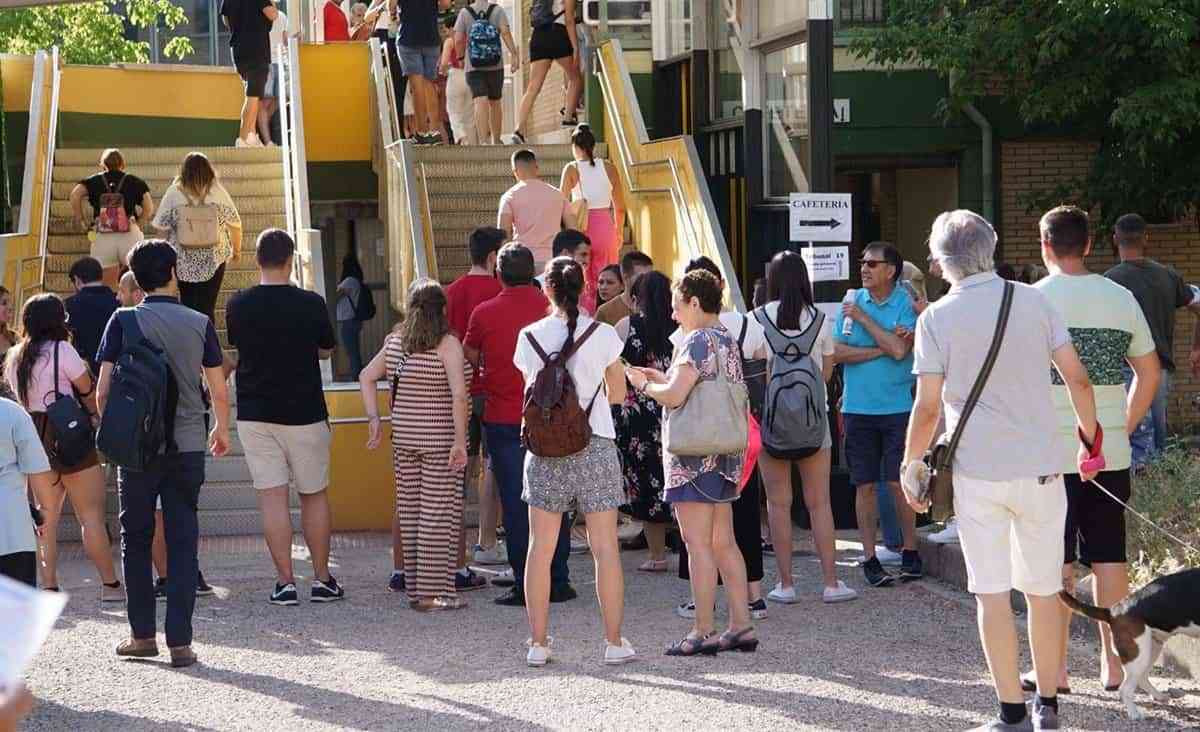 El 82% de los aspirantes llamados a ocupar una de las 1.035 plazas a Maestros en C-LM participan en la oposición