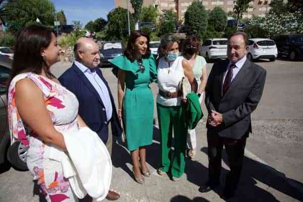 La alcaldesa destaca la labor de los profesionales del campo y les invita a avanzar junto a las administraciones en los retos de futuro