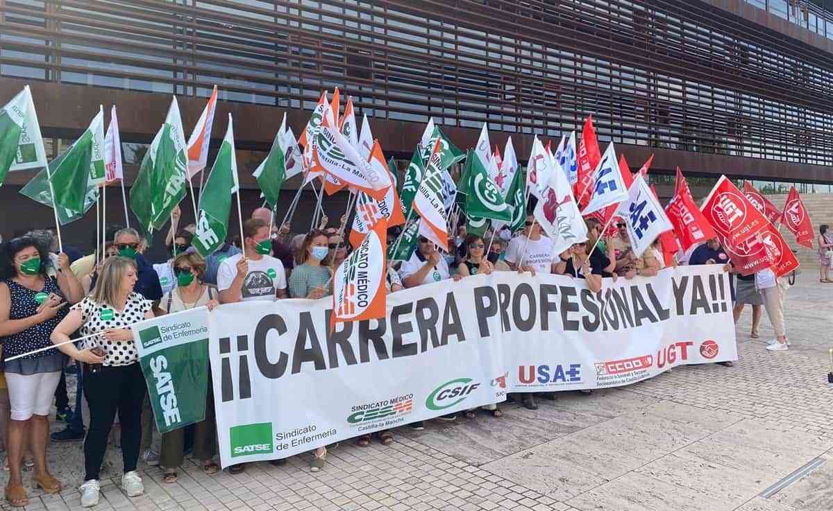 Sindicatos piden a Page la apertura inmediata de la Carrera Profesional del Sescam: "Cumpliría promesas de 2015 y 2019"