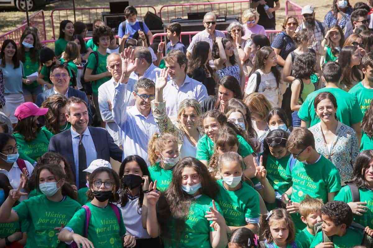 VÍDEO: Arranca el Festival de Música por el Tajo con el que la sociedad toledana reclama volver a disfrutar de su río