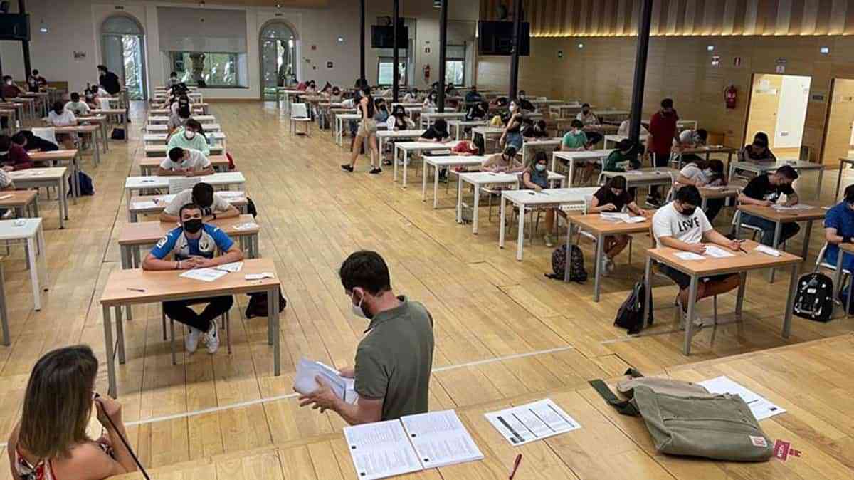 El 73,47% de estudiantes aprueba la convocatoria extraordinaria de EvAU en el distrito universitario de C-LM