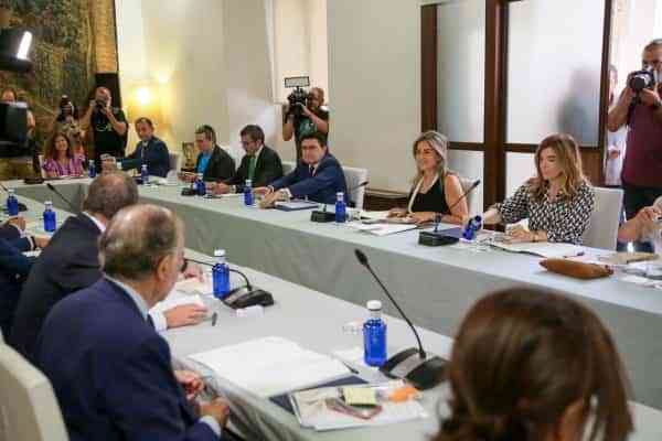 La alcaldesa participa en la reunión del Patronato de la Real Fundación de Toledo que ha acogido el Palacio de Fuensalida