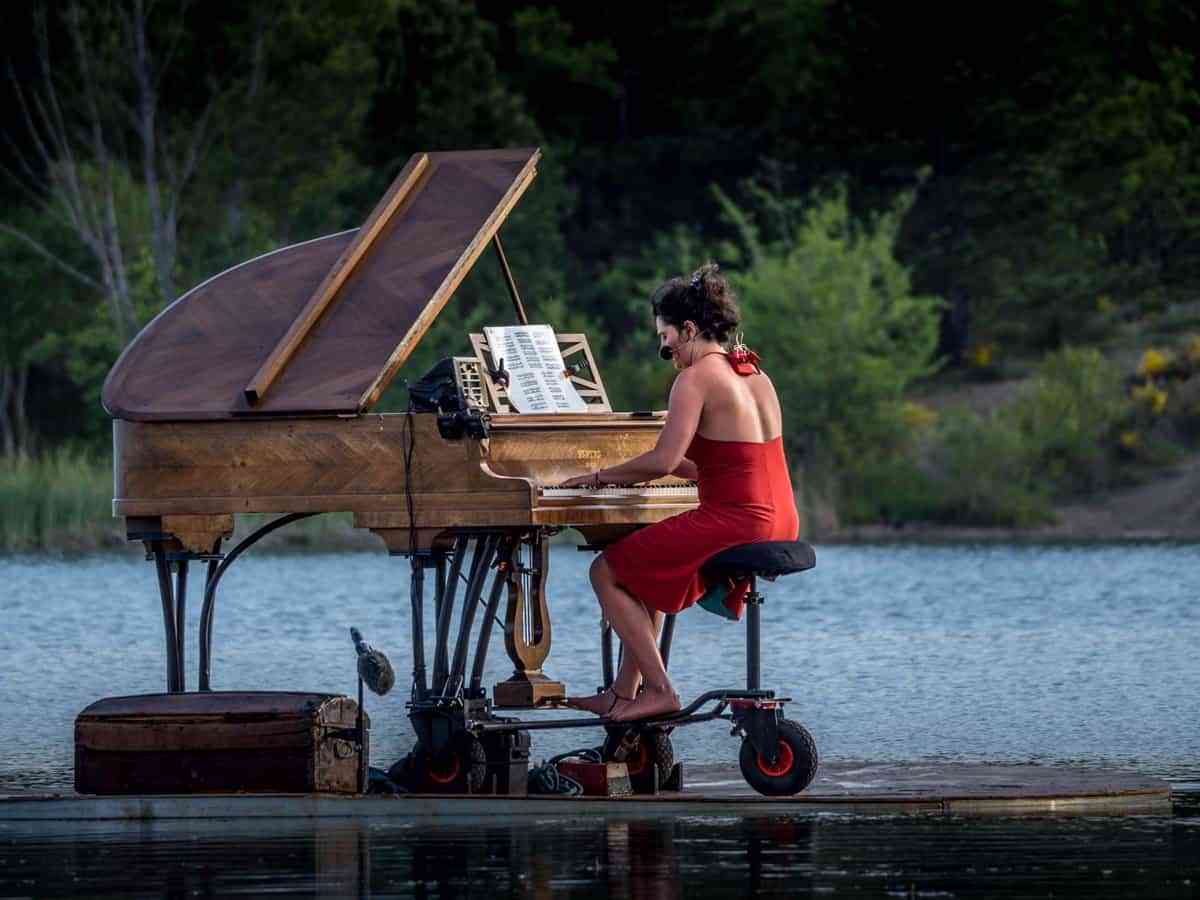Le pianO du lac llevará su espectáculo 'Flota Idónea' a la presa del embalse de Cazalegas (Toledo)