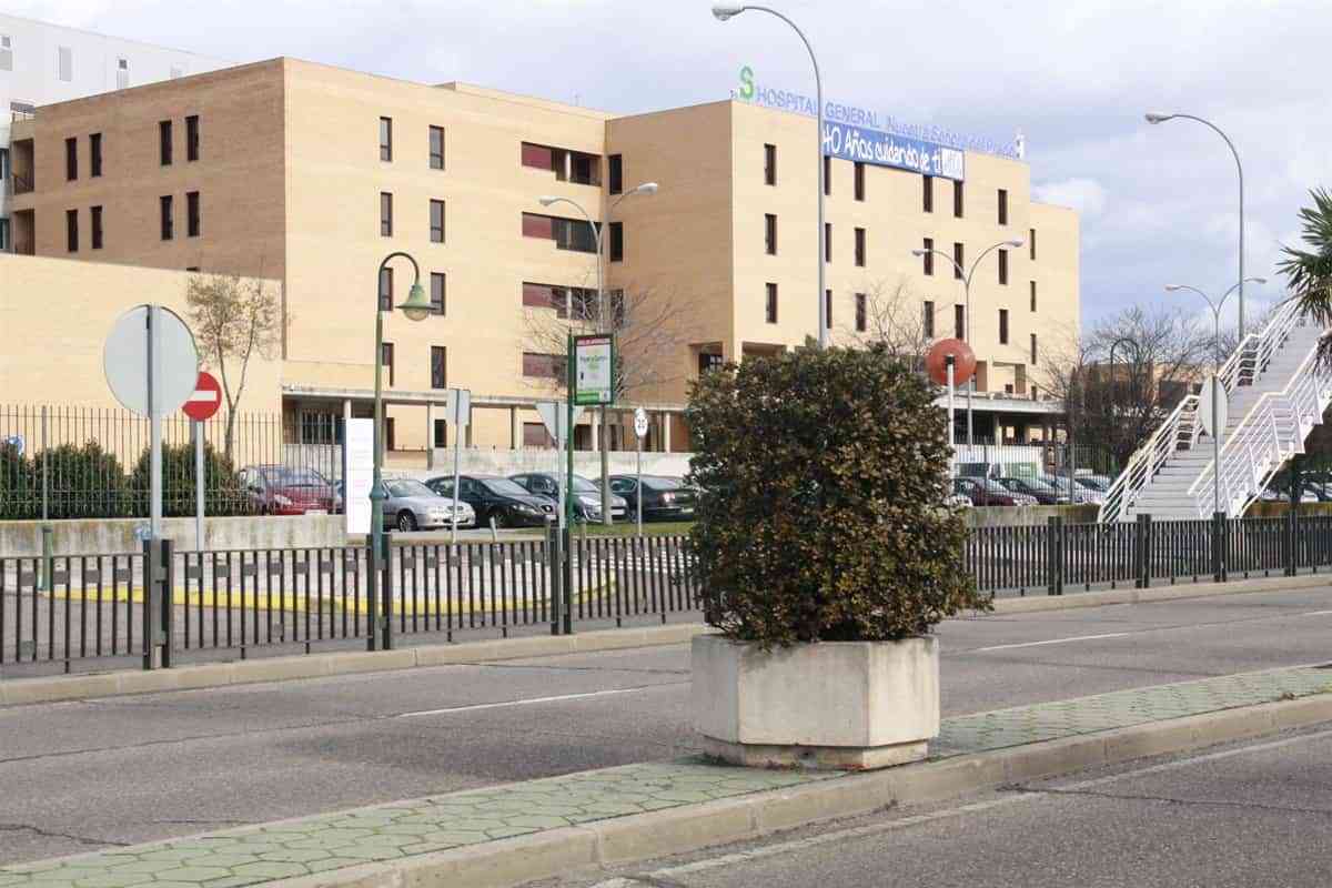 Tres heridos, entre ellos un niño, tras la colisión entre un camión y una furgoneta en Calzada de Oropesa