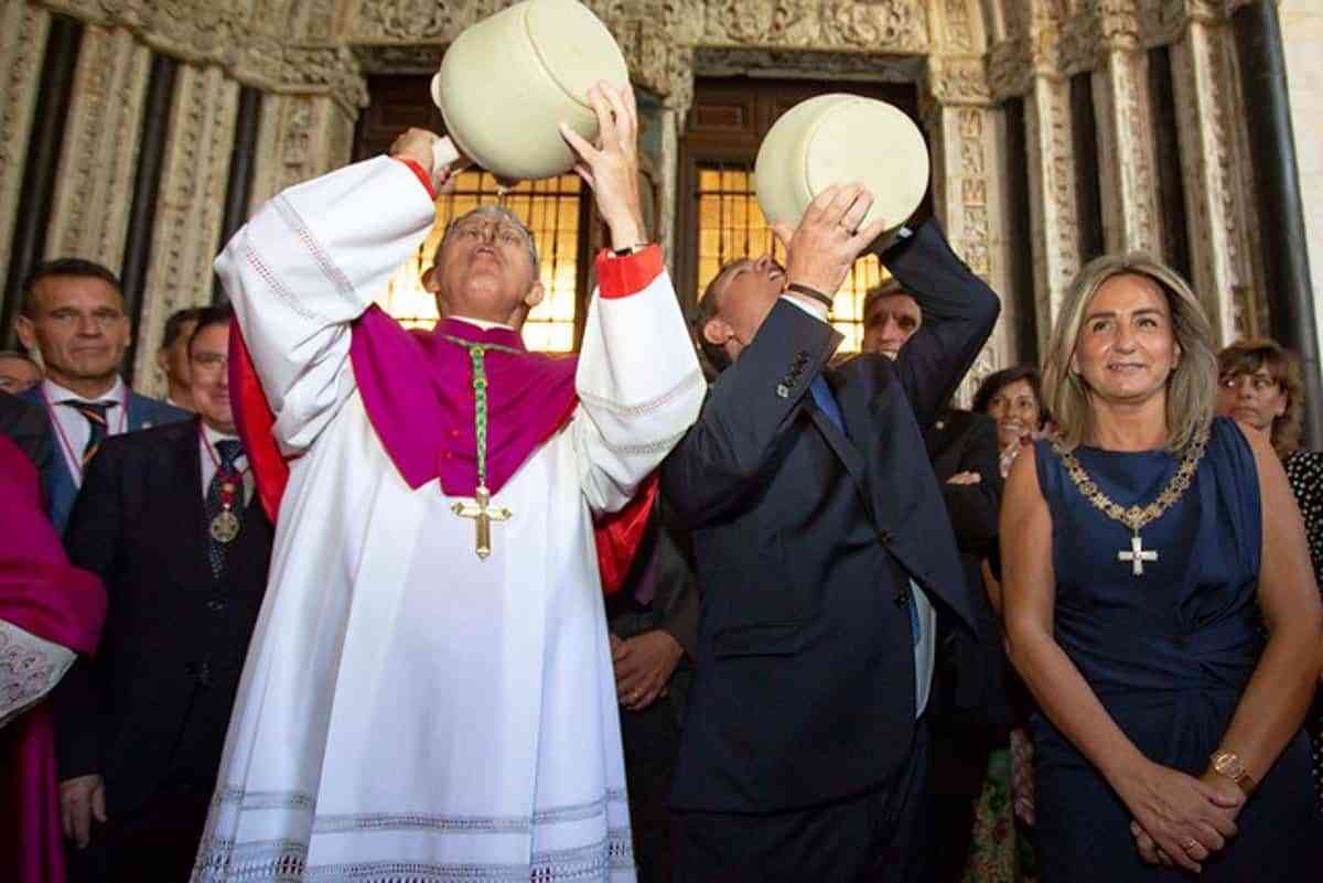 García-Page asistirá el próximo lunes en la catedral a la tradicional misa del Sagrario, patrona de Toledo