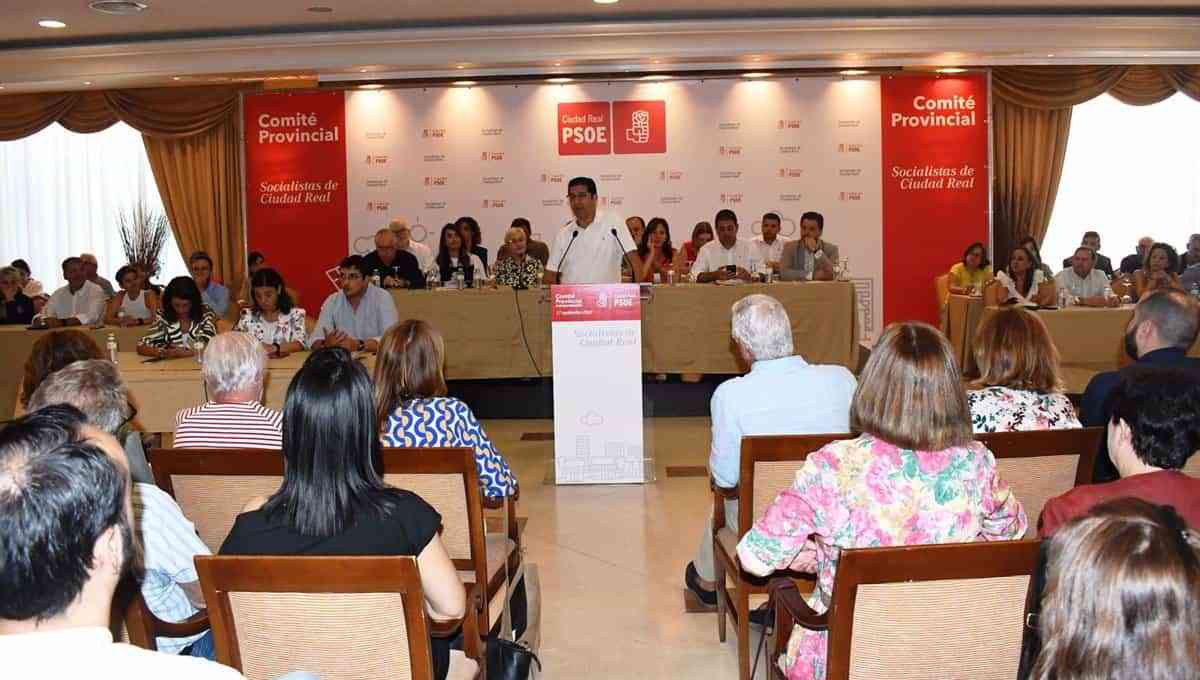 El 99% de los candidatos de PSOE en municipios de la provincia de Ciudad Real "van a repetir", según Caballero