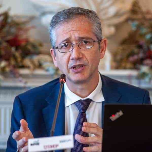 Hernández de Cos advierte de una desaceleración del empleo y de una "pérdida de dinamismo" de la actividad