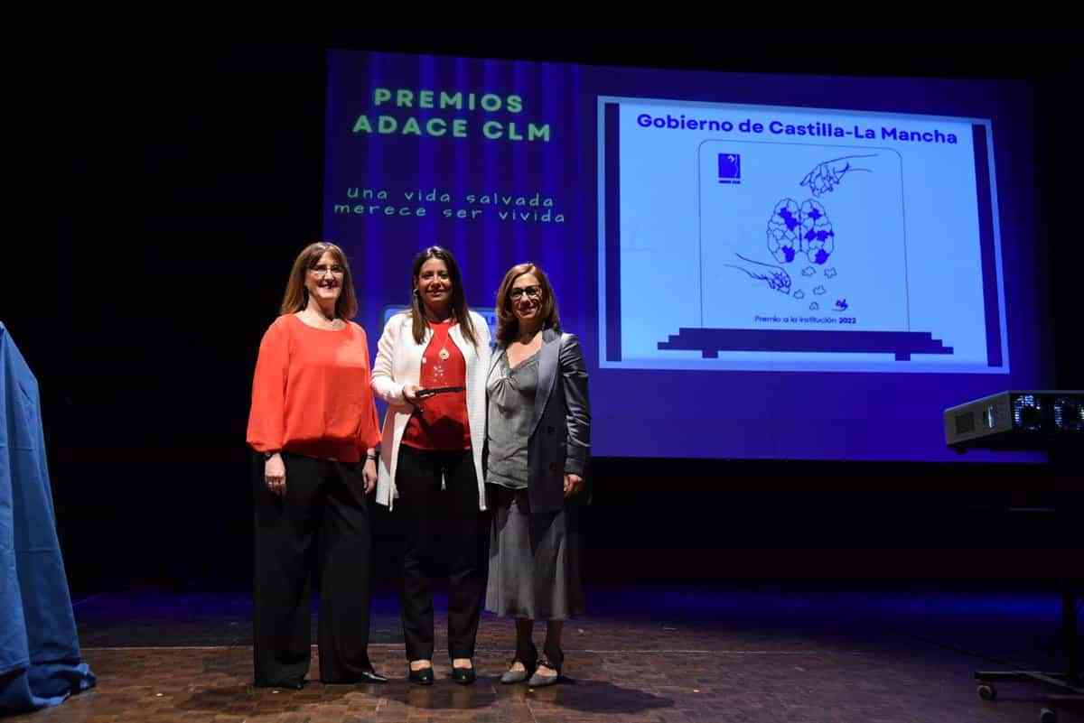 El Gobierno de Castilla-La Mancha, premiado como Institución Comprometida con el daño cerebral en los I Premios ADACE