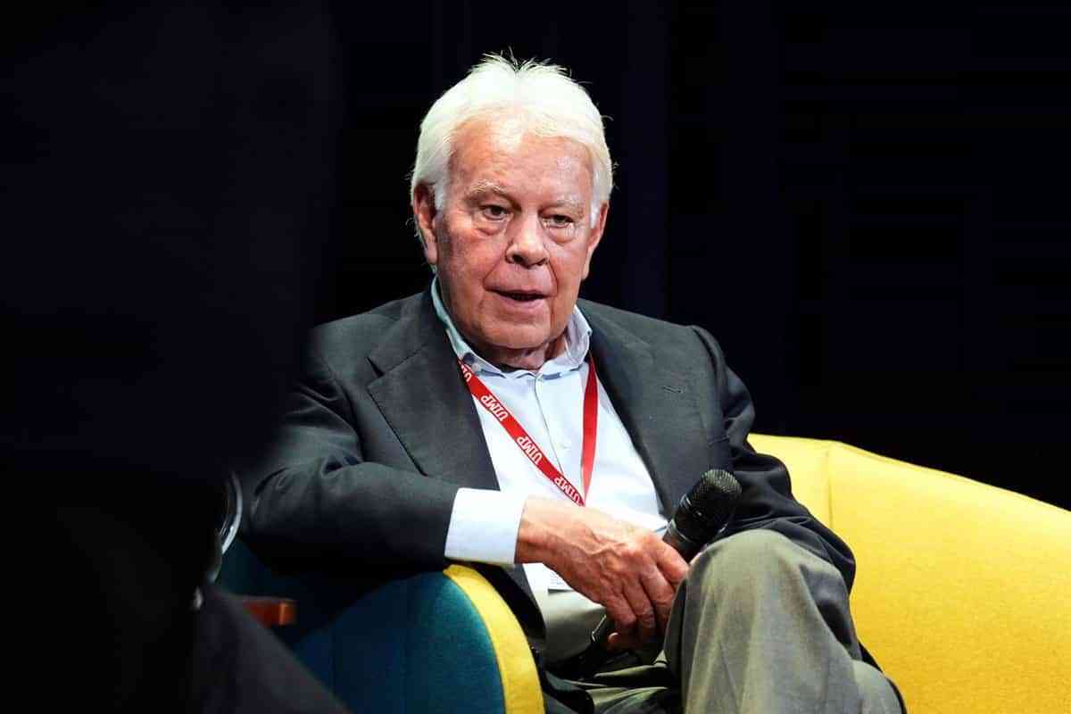 Felipe González cree que el fuego ganó la partida este 2022 y augura tragedias como en Portugal si no hay más prevención