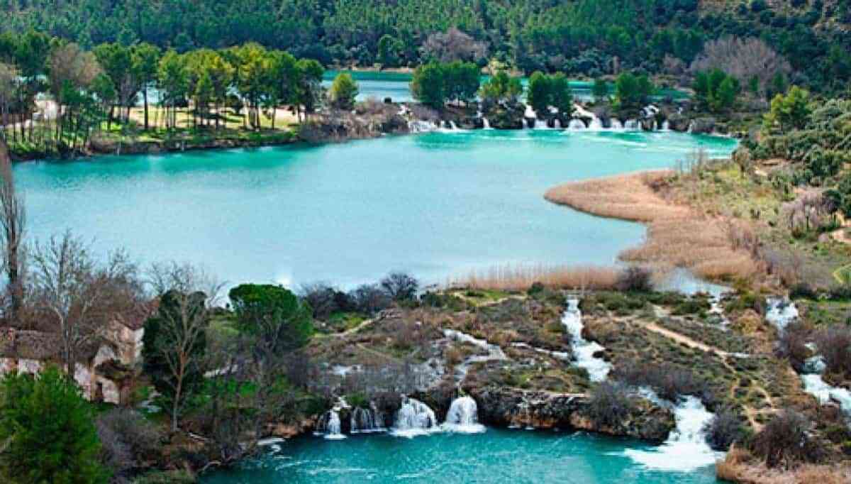 Puente de Azuqueca, fábricas de Luz de Ruidera y una ermita en La Guardia, en riesgo de abandono, según Hispania Nostra