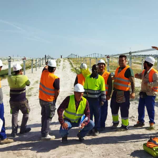 Instelcon Renovables y Acciona Energía saldarán de inmediato las deudas salariales de la empresa talaverana con 18 trabajadores eventuales de la planta fotovoltaica ‘Bolarque’