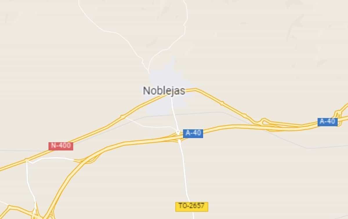 Un incendio en el patio de una empresa de reciclaje deja un intoxicado por humo en Noblejas (Toledo)