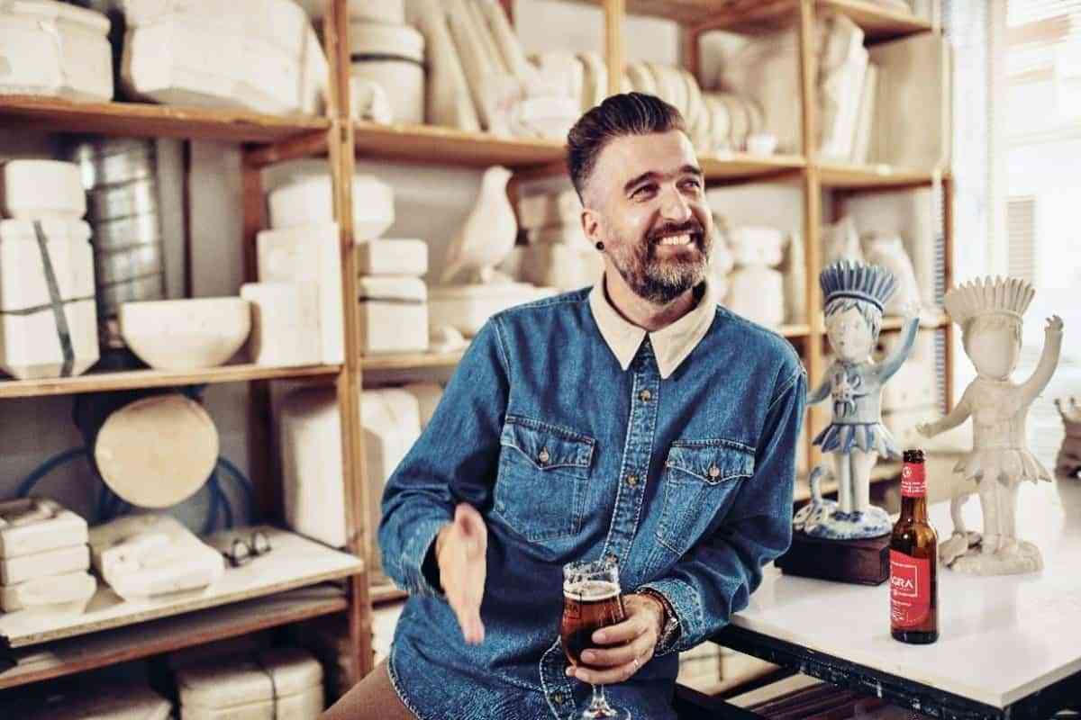 El artista talaverano Aitor Saraiba estrena la miniserie de Cervezas La Sagra que pondrá en valor el talento toledano