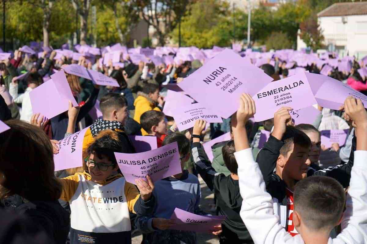 Instituciones de C-LM reafirman su compromiso en la lucha contra la violencia de género con actos por toda la región