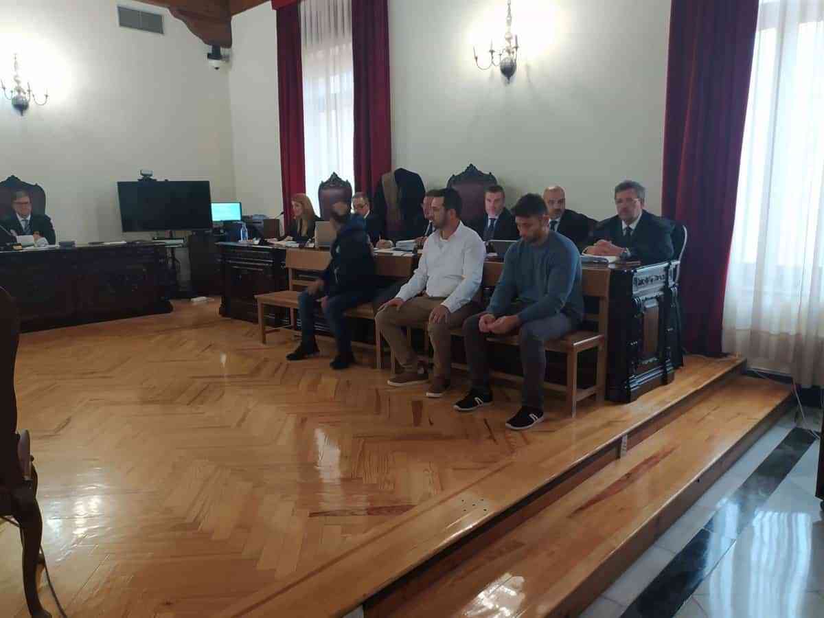 Juicio por asesinato en Velada seguirá a puerta cerrada después de que asistentes increparan a los procesados