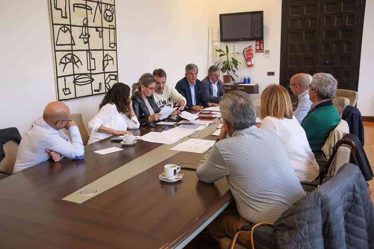 La construcción del centro de mayores y plaza de España de Buenavista empezará en la primera mitad de 2023, según Tolón