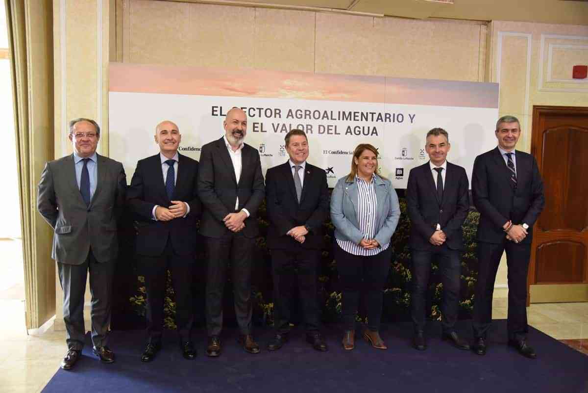 Page destaca el peso del sector agroalimentario en la región, "una enorme despensa que solo se valora cuando falta"