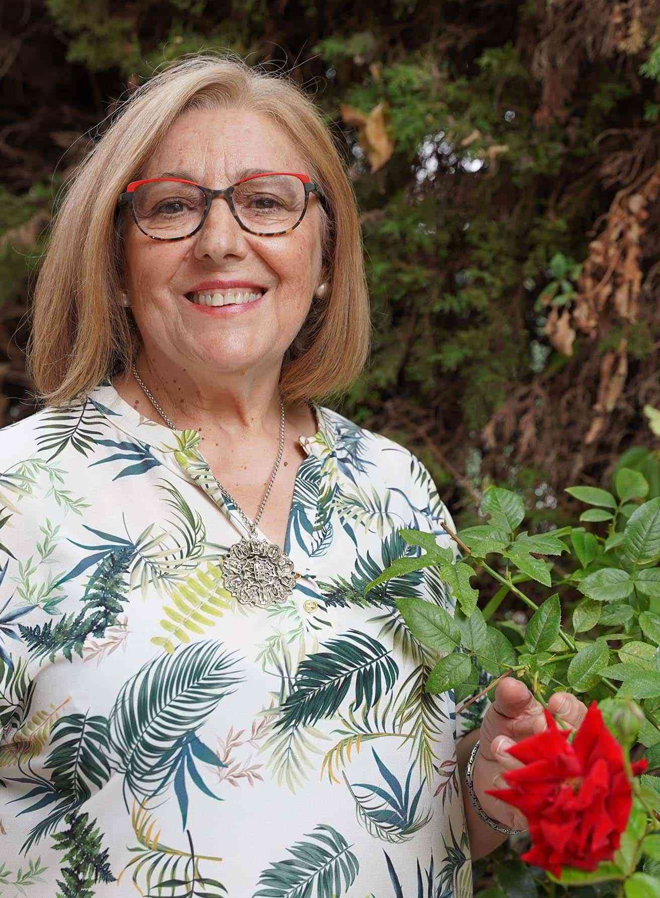 La escritora Aurora Rey Aragón presenta su nueva novela “Ama-Mazu. Entre el azul y el blanco”