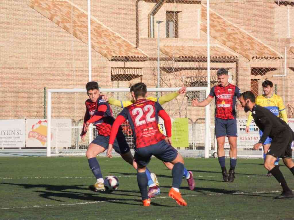 El CD Villa continúa segundo una jornada más a pesar de perder en Yuncos