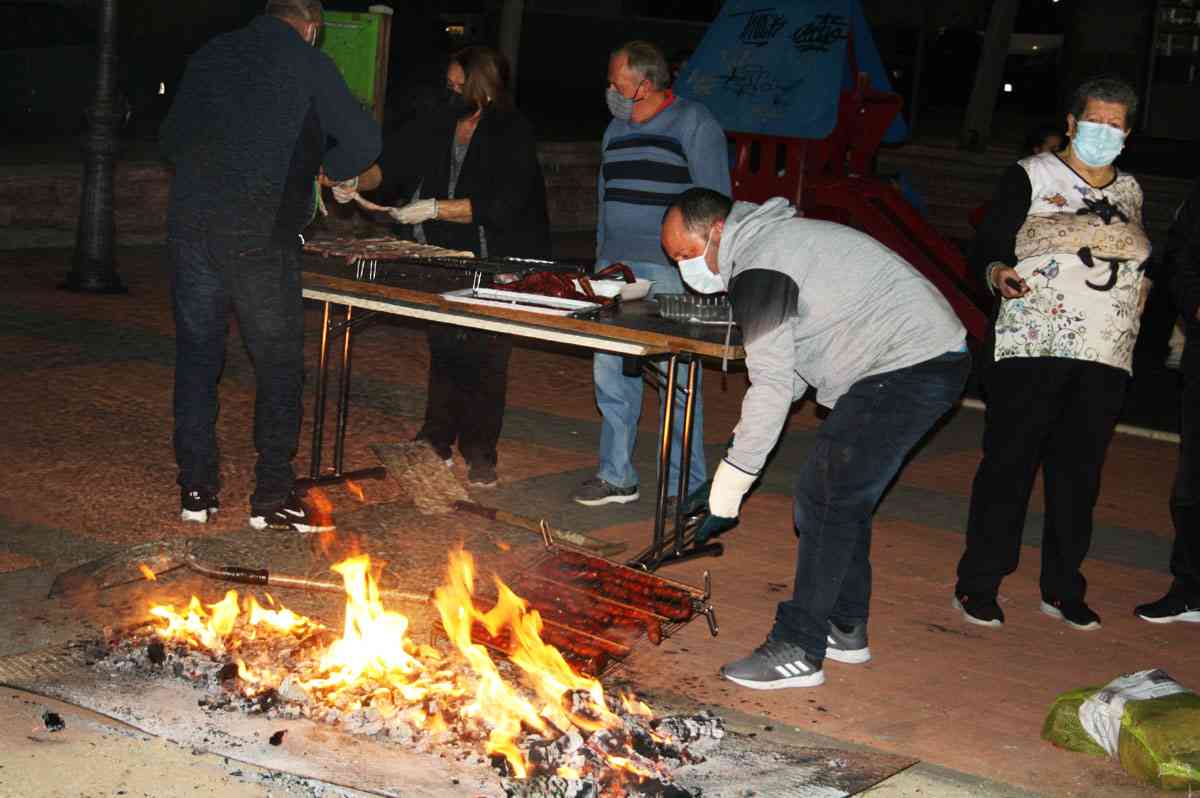 La festividad de la Candelaria este fin de semana en Puertollano con hogueras, chorizos y morcillas en distintos puntos de la ciudad