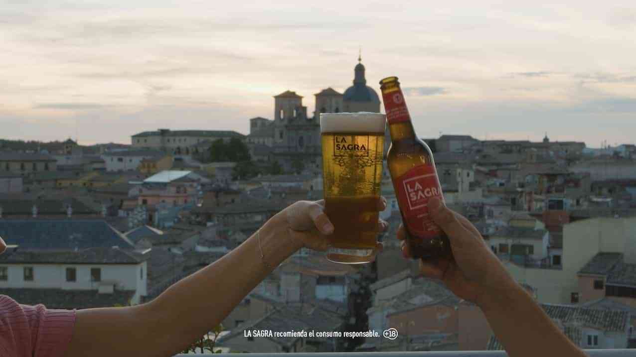 Cerveza LA SAGRA protagoniza el primer anuncio del año en Castilla-La Mancha