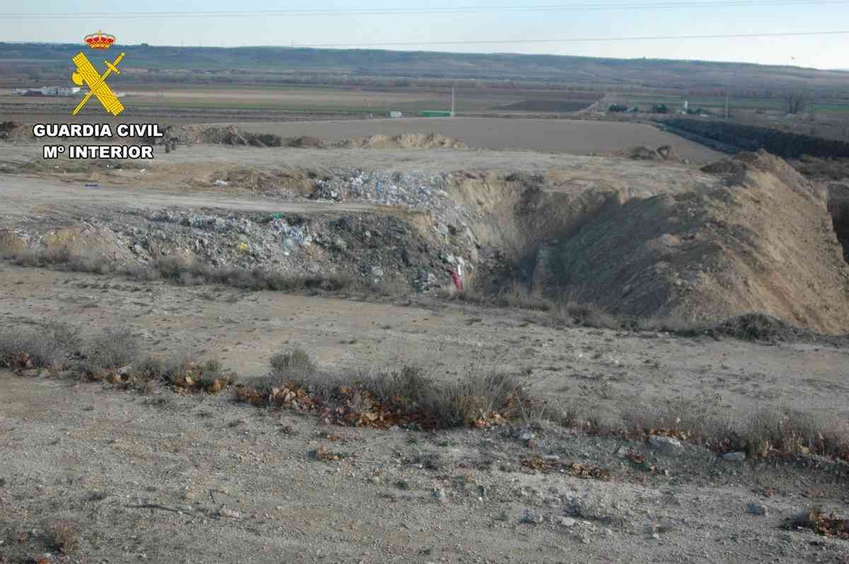 Detención de un hombre de 66 años por parte de la Guardia Civil en un vertedero ilegal en Seseña