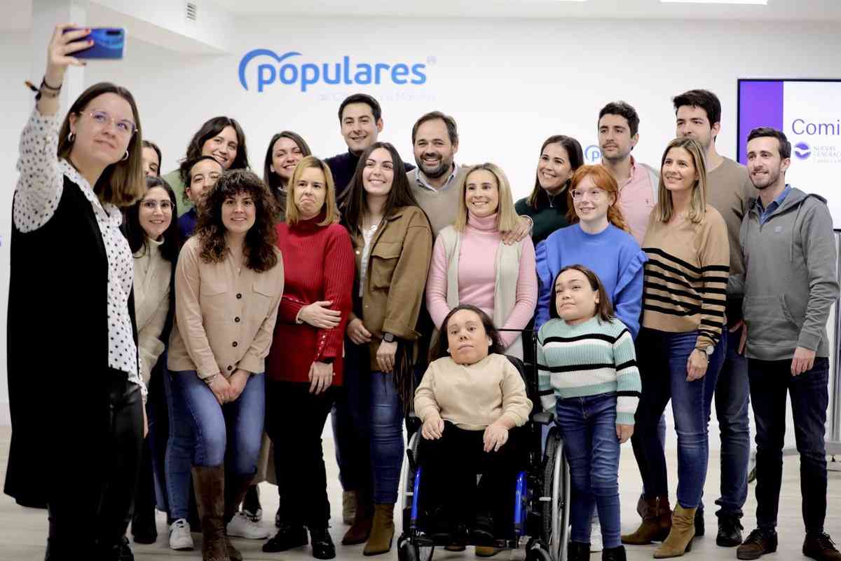 PP C-LM Predice Empate a Escaños con PSOE y Reconoce Que Vox Sería Clave para Formar Gobierno