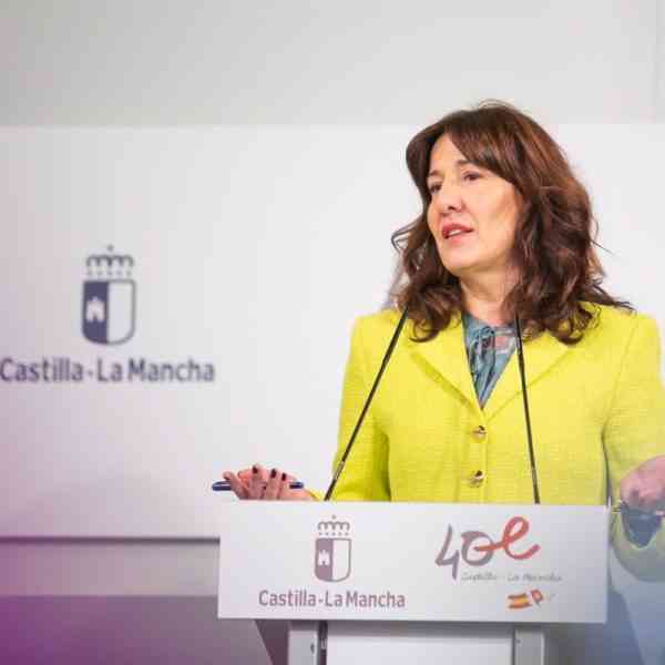 Ana Peláez Narváez y Fademur galardonadas con el premio ‘Luisa Medrano’ por su lucha por la igualdad