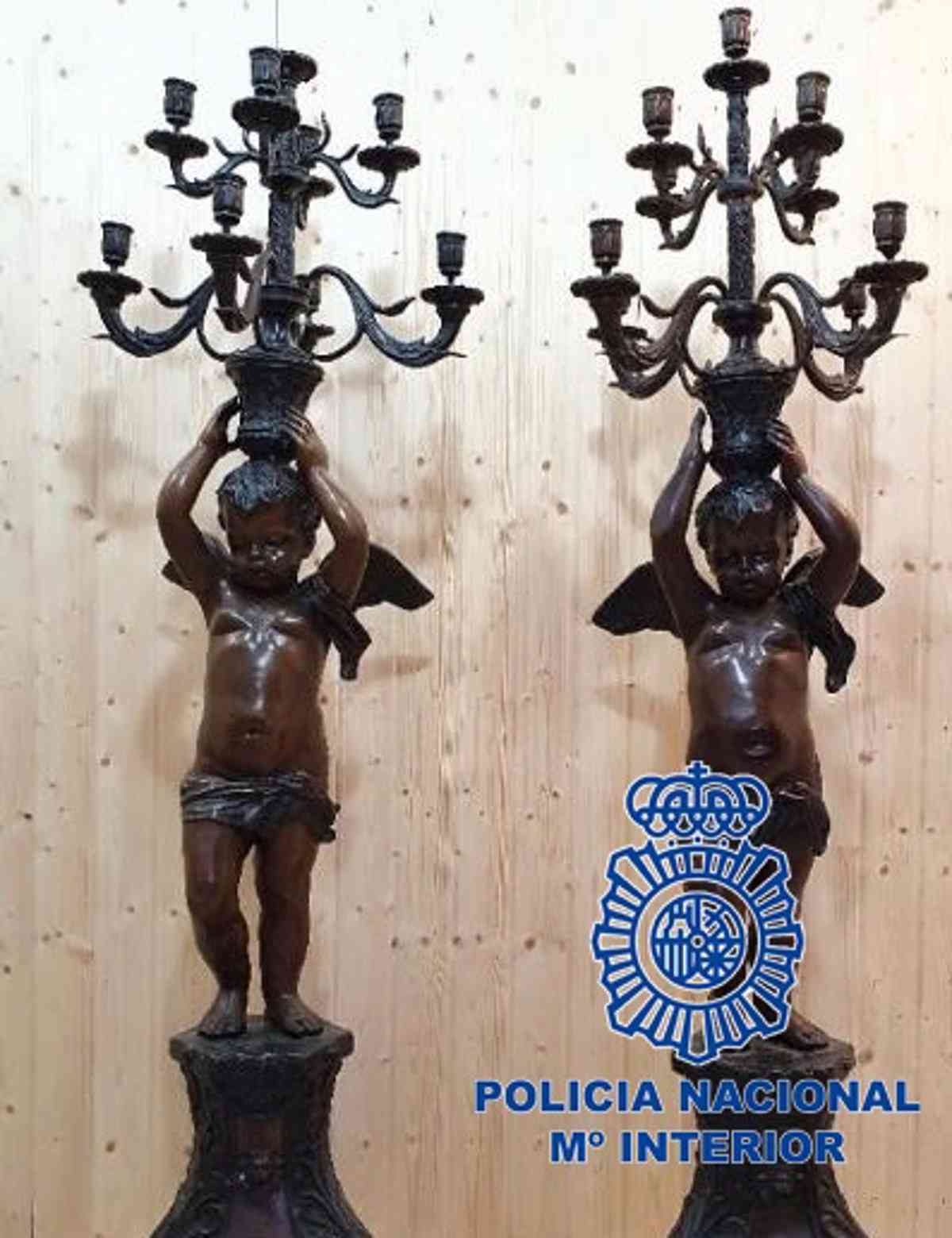Recuperan dos candelabros robados en Torrent (Valencia) y detienen al responsable en Toledo.
