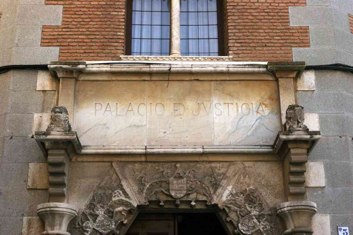 Posible condena de 13 años de prisión para dos individuos por violento asalto en estanco de Cabañas de la Sagra.