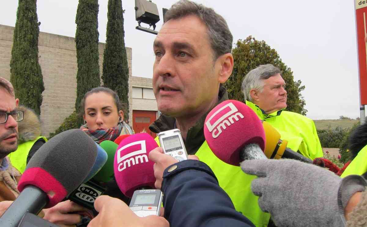 «El alcalde de Toledo afirma que la delincuencia ha disminuido en la ciudad y pide tranquilidad tras la muerte de un joven.»