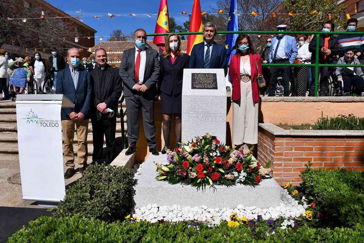 Monolito en memoria del Covid-19 se inaugura en la Residencia Social Asistida ‘San José’ de Toledo.