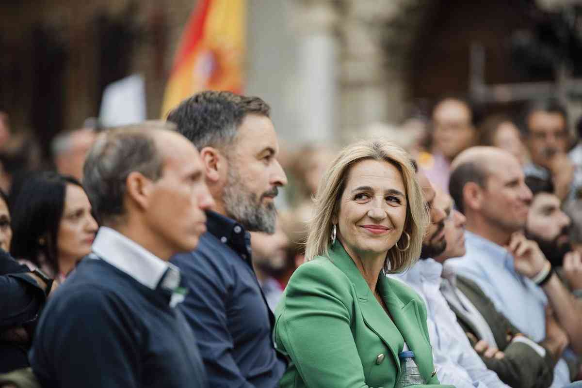 La crítica de Cañizares de Vox hacia Tolón por comportarse como el PSOE y representar a Sánchez, a quien llama «su dueño», se vuelve evidente.