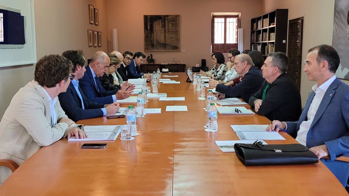 Presentación del Plan Estratégico de la Real Fundación Toledo: Estableciendo objetivos en un entorno en constante cambio al final del año.